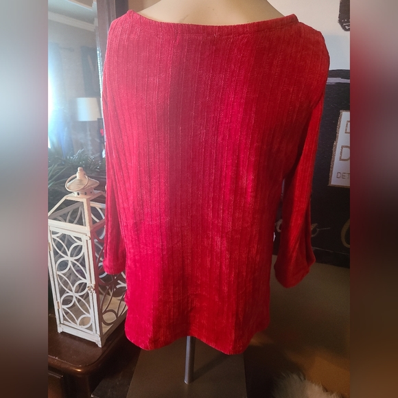 Carolyn Taylor brand red sweater. Very soft. Preloved. Buttons on sleeves. XL. - Picture 2 of 5